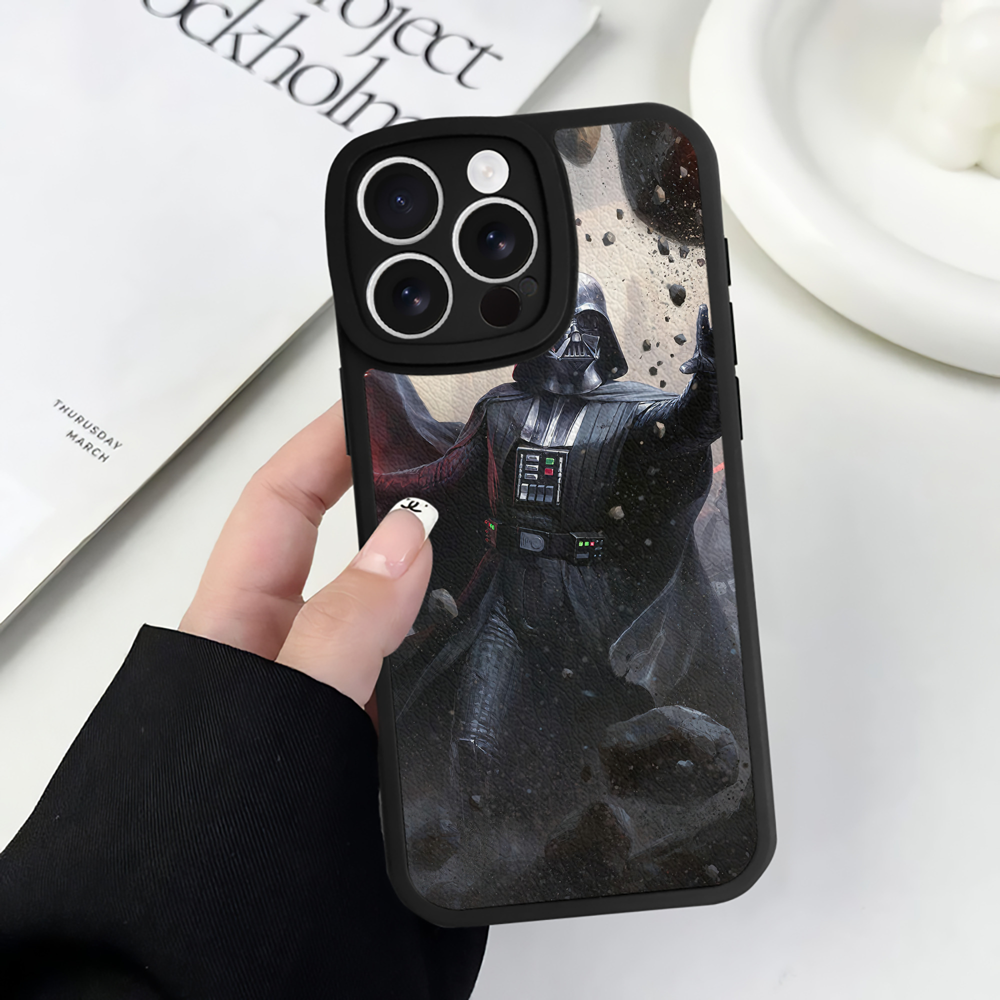 （画像用） スター・ウォーズ Star Wars 【iPhone 16シリーズ対応】シリコンスマホケース（レザー調） 材質：シリコン